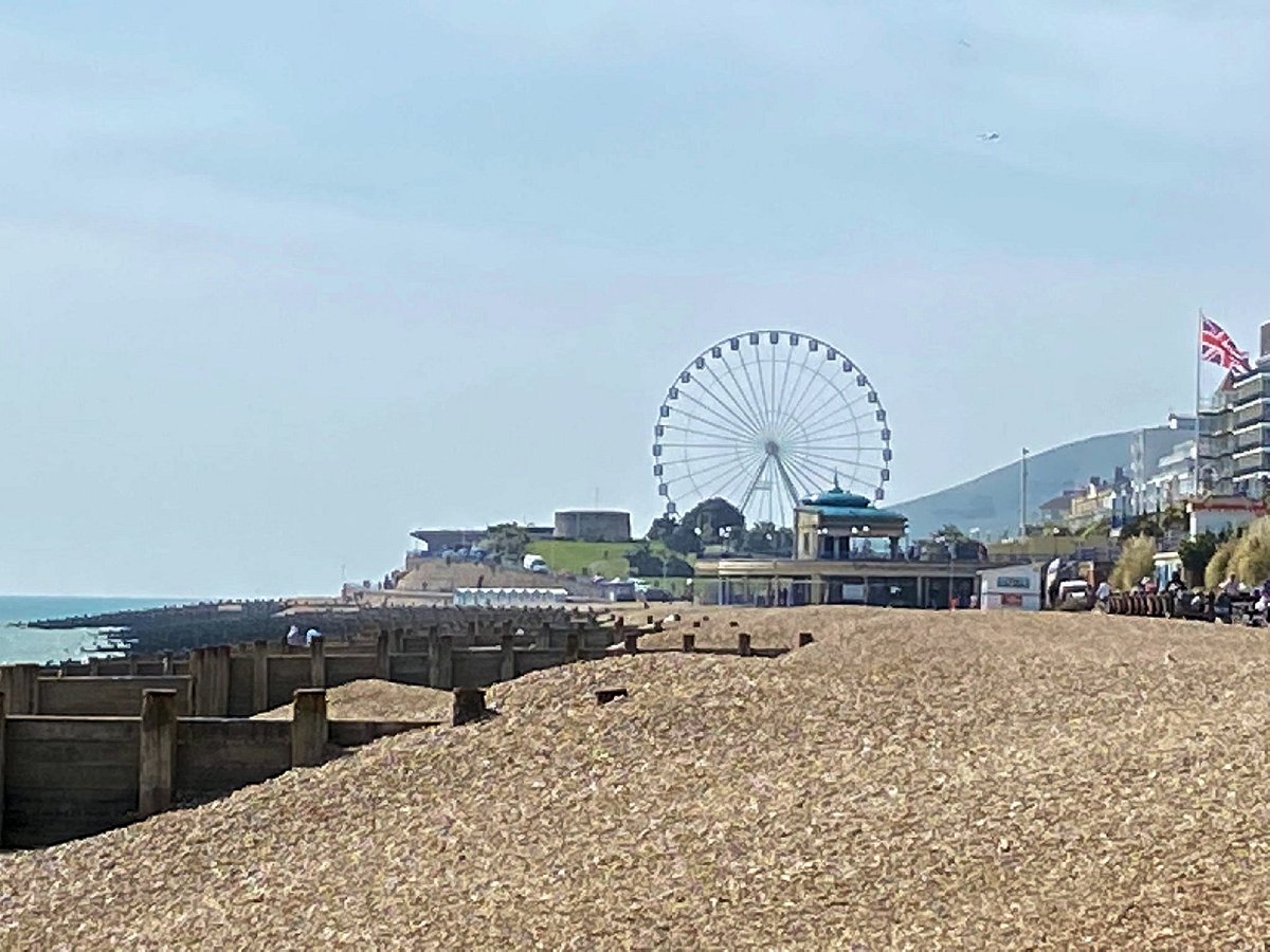 elceastbourne's tweet photo. Eastbourne looking good in the spring sunshine... one of the benefits of being the sunniest town in the UK 🌞 😎 ☀️

#elceastbourne #elcschools #elcfamily #learnenglish https://t.co/bvQyA8JI5K
