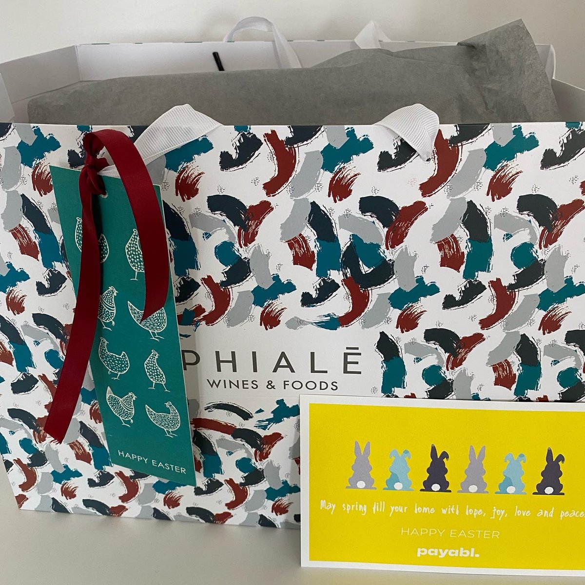 e_pafitis's tweet photo. Wishing everyone a very Happy Easter! What a lovely surprise this morning from @payabl_eu in the form of a big bag of tasty goodies to share with loved ones over the holidays! 🐣🎁
 
#lifeatpayabl #easter https://t.co/tb0EC8LC9D