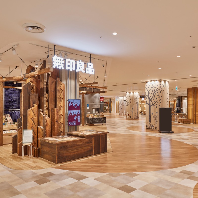 muji_net's tweet photo. 無印良品 広島アルパーク は、世界最大の売場面積に、国内最大級の品ぞろえを展開する、「生活全部店」です。

『つながる市』、『まちの保健室』など、「地域の皆さまとすこやかな暮らしをつくる」をコンセプトとした、さまざまなサービス・イベントを体験できます。