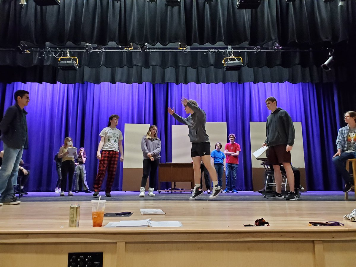 Check out our #PatriotPlayers 🎭  as they prepare for our School of Rock production May 12-14th! 

Tickets 🎟 &amp; merch’ 🎸are on sale now! onthestage.tickets/show/patrick-h…

#uniPHied 
#PHamily