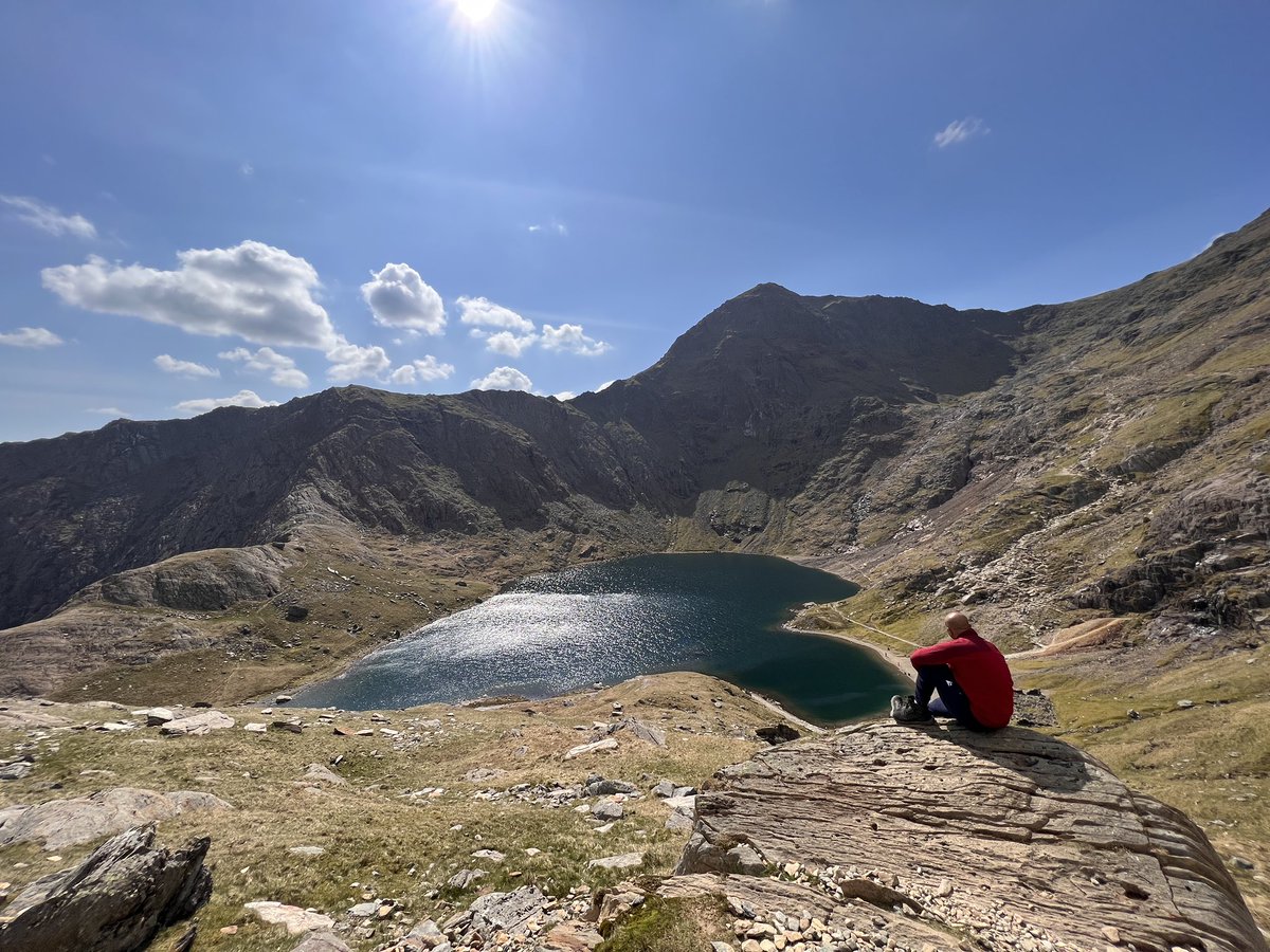 AnwarU01's tweet photo. Amazing few days in North Wales 🏴 grateful for the ☀️which made my climb up #MountSnowdon a beautiful one 🙏 must be very different in difficult conditions ⛈💨 either way would definitely recommend it 👌#MinersTrack #Snowdon #Conwy https://t.co/MAVrZZ3kz2