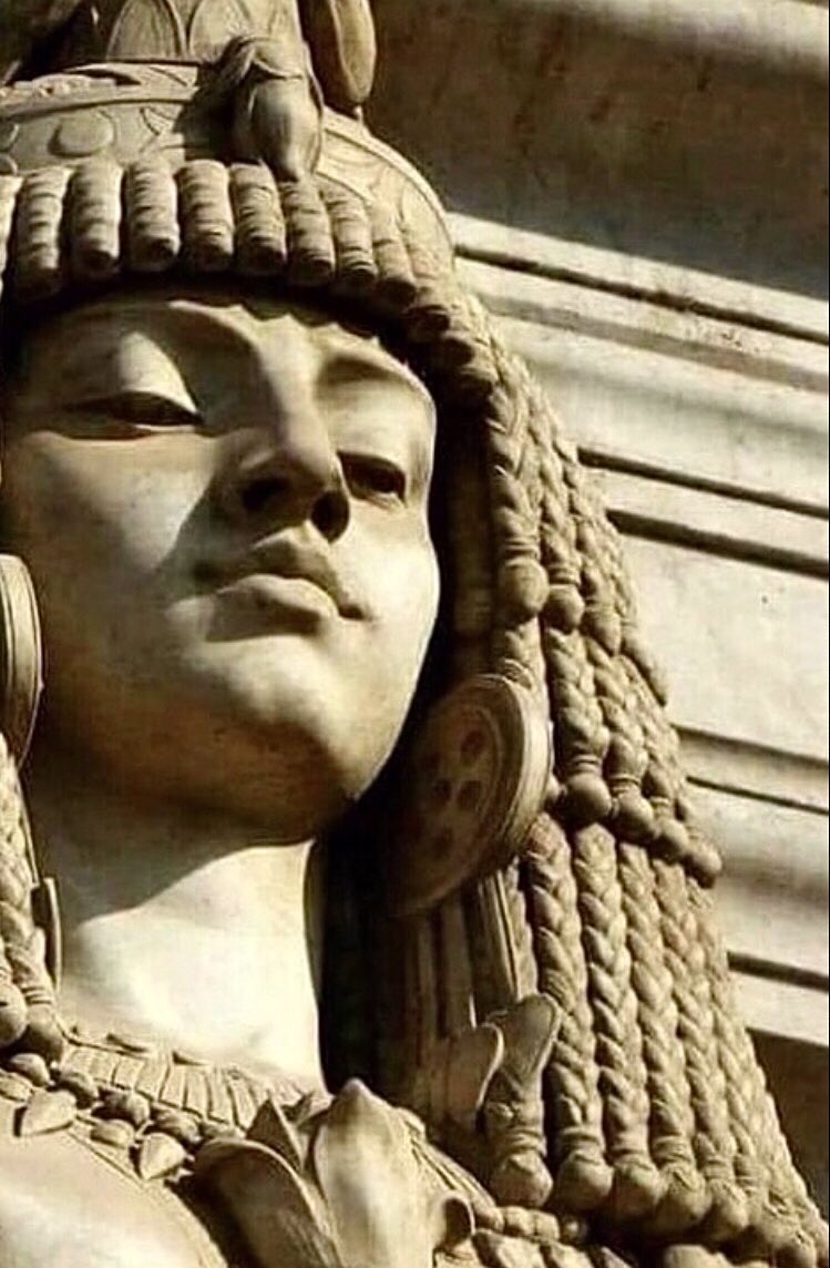 BLMAW's tweet photo. Cleopatra VII.

#cairo #cairomuseum #cleopatra  #cleopatravii #humanhistory #africanhistory #blm #blmuk #factsmatter #kemet #egpyt https://t.co/e1fXwyo6d2