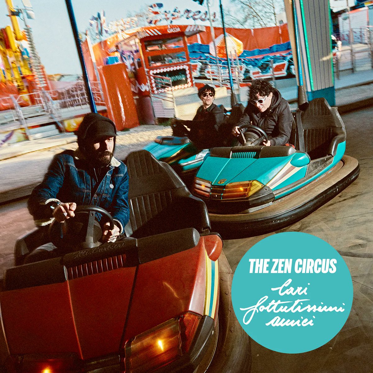 zencircus's tweet photo. “Cari fottutissimi amici” è il nostro nuovo album ed esce il 27 Maggio. 11 brani, 11 collaborazioni con @BrunoriSas @LRDLofficial @managementuff @speranza57 @mottasonoio @emmanolde @fastanimalsask @claudisantamaria  @ditonellapiaga @fabiobonell
Foto di Ilaria Magliocchetti Lombi https://t.co/1p1giX74wt