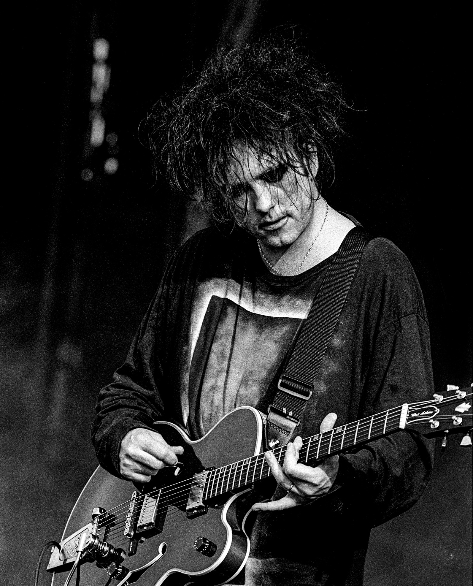  Happy birthday, Robert Smith!

When\s the first time you heard the Cure? 