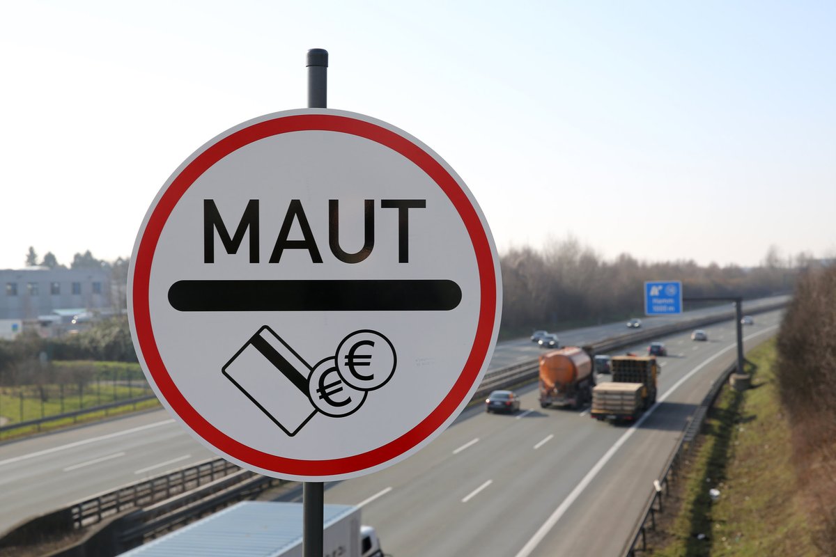 Vrachtwagentol wordt duurder, De tol voor vrachtwagens in Duitsland zal stijgen! vetron.org/vrachtwagentol… via @VerenigingTran1 <a href="/TruckerappyInfo/">Trucker Appy</a> <a href="/TruckerAppy/">Trucker Appy</a> @HE_Logistics <a href="/hgbrink/">Henk Brink</a> vetron.org <a href="/bosdaalen/">BosDaalen</a> <a href="/VDB_Transport/">Van den Bosch</a> <a href="/VandenHeerik/">Van den Heerik b.v.</a> <a href="/vdNagelGroep/">van den Nagel Groep</a>