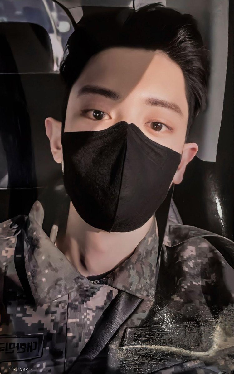 Nimsshi's tweet photo. santo dios, buenos días 🥵 https://t.co/eYIkJm7r1B