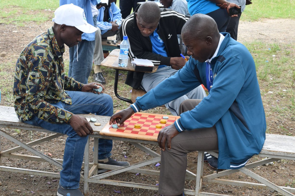 Muwasco_'s tweet photo. Our checkers' players produced diagonal moves and positions such that the opponents were unable to move and then took all their pieces.๐
๐๐คฃ
#Wasco games
#11th Edition
#Muwasco wins. https://t.co/PzjOHGXpcW