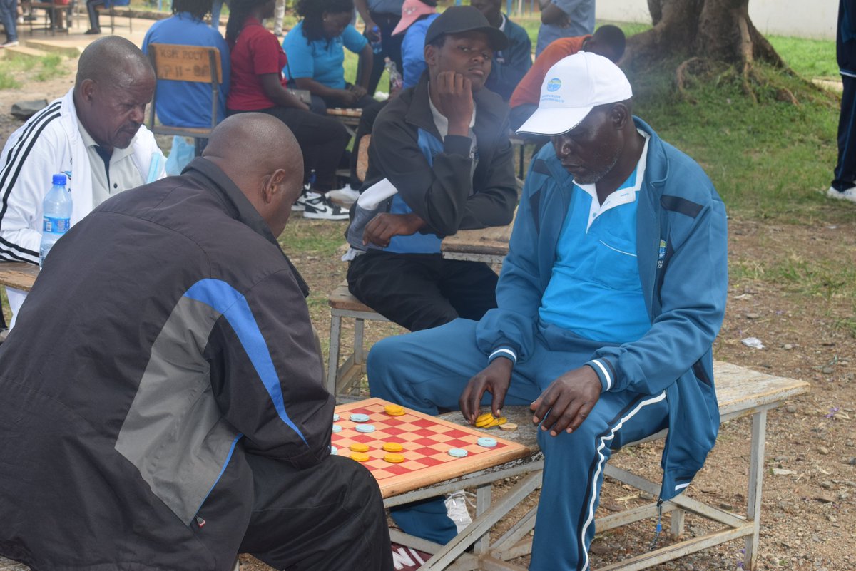 Muwasco_'s tweet photo. Our checkers' players produced diagonal moves and positions such that the opponents were unable to move and then took all their pieces.๐
๐๐คฃ
#Wasco games
#11th Edition
#Muwasco wins. https://t.co/PzjOHGXpcW