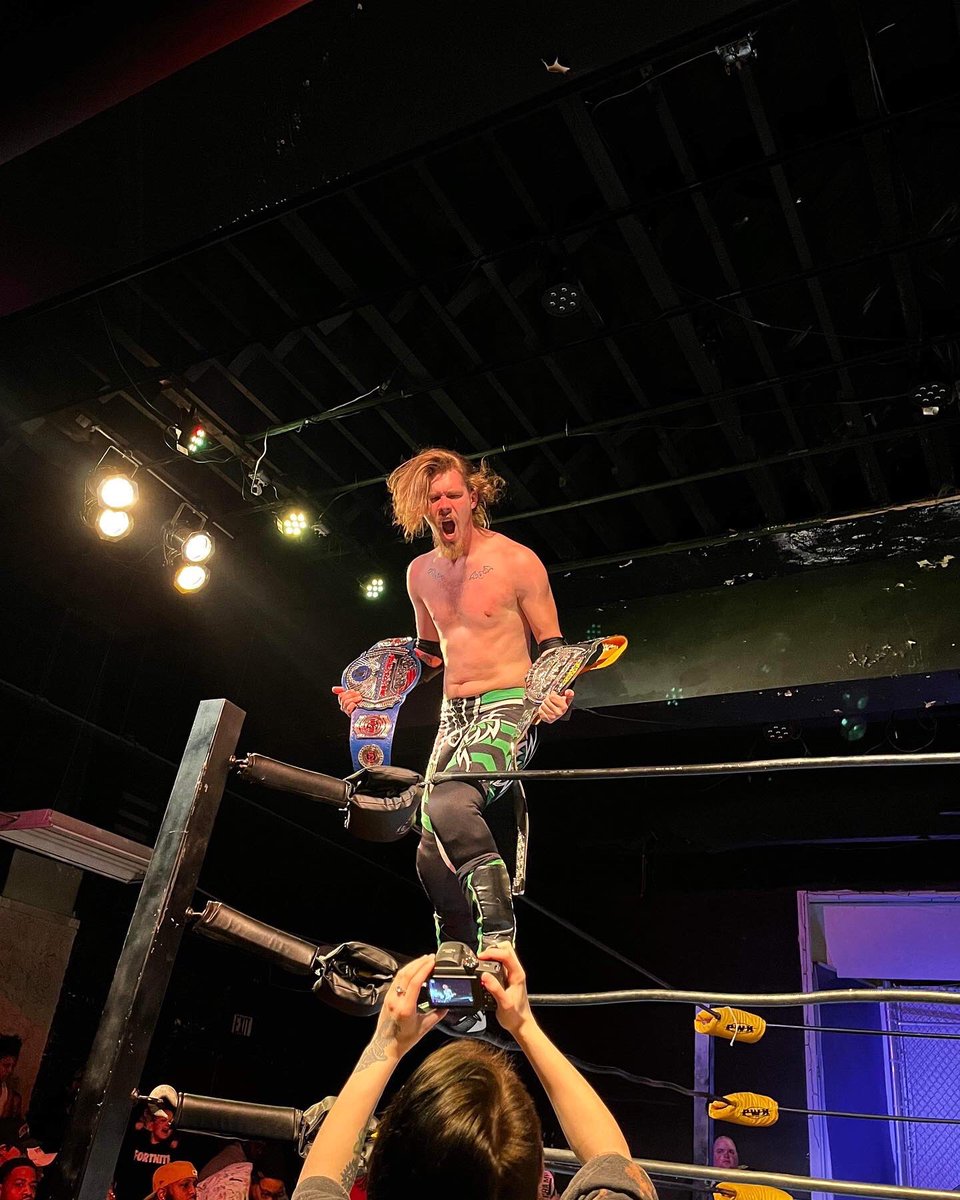 Just a couple pics from my last pwx show 
#ImpactWrestling #prowrestling #indiewrestling #champion