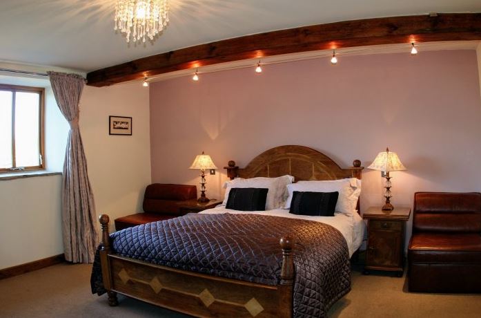 TheHolidayCots's tweet photo. The Shepherds Barn is available as follows:
22nd - 25th April.
2nd - 9th May.
16th - 23rd May.
23rd - 30th May.
ποΈ Sleeps 1-6
https://t.co/4XSb4t4DMO
#Availability #BookDirect #FamilyHoliday #Pets #Luxurious #Relax #Rural #TheForestOfBowland #Quernmore #Lancaster #Lancashire https://t.co/Tcwb0dhRtw