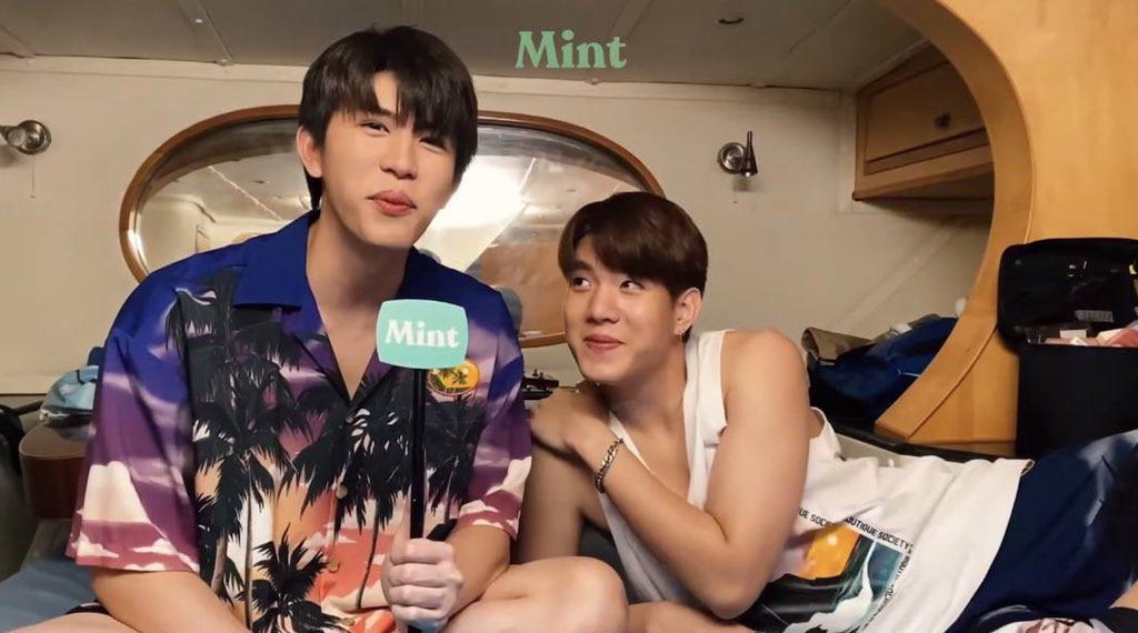 onlygungun's tweet photo. เขาว่าสายตานั้นหลอกกันไม่ได้
#EveningSundayXMintEscape
#กันเซฟ
#Fansgun
#gungunhd
#onlygungun https://t.co/5cOkQooN0J