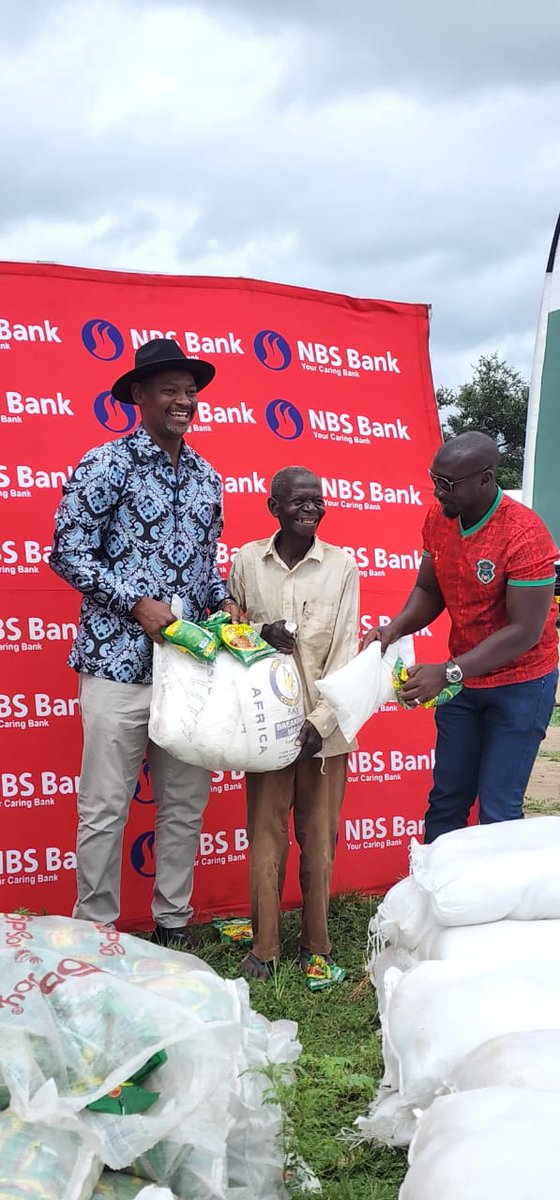 WNyamilandu's tweet photo. We are delighted that this charitable cause brought a smile to 986 households 4,930 people in Nthumba, Tomali, Nanchichi and Medrum courtesy of NBS Bank, Nyasa Bullets, Silver Strikers. We also applaud Malawi Red Cross Society for being a good samaritan as usual. https://t.co/WnKxflW2f8