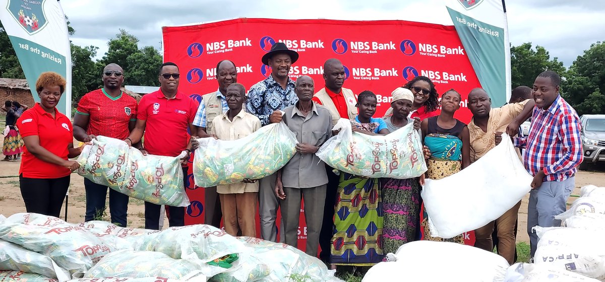 WNyamilandu's tweet photo. We are delighted that this charitable cause brought a smile to 986 households 4,930 people in Nthumba, Tomali, Nanchichi and Medrum courtesy of NBS Bank, Nyasa Bullets, Silver Strikers. We also applaud Malawi Red Cross Society for being a good samaritan as usual. https://t.co/WnKxflW2f8