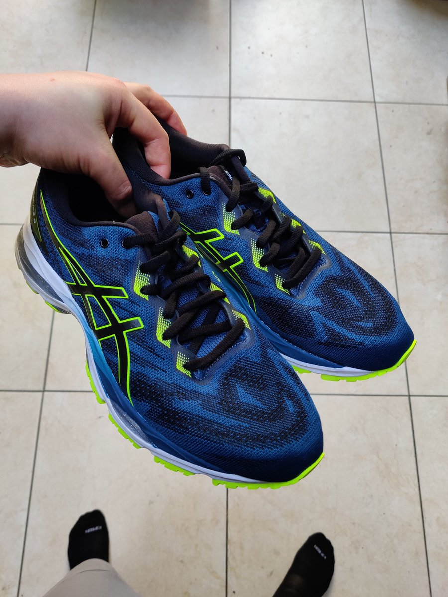 4n93L170's tweet photo. Ça y est moins chère qu'un #asics #STEPNASICS !! je suis prêt a éclater mon wallet #stepn (et mon gros ventre) https://t.co/asMxklTXry