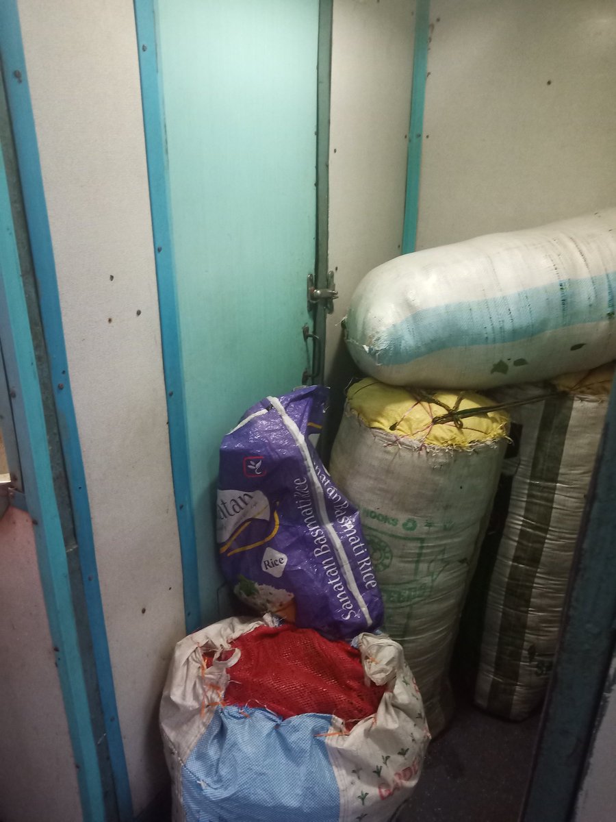 fazlekarimul's tweet photo. Train no 13148 Uttarbanga express  General 2S comrai bathroom er vitore eivabe jinispotro vorti bosta rakha achhe tate GRP der kono heldol nei. Jatrider khub asubidha hochhe. Rai departmen ke baparta dekhar anurodh roilo.
 Thank you https://t.co/E7YLW4YctN https://t.co/VljioriutJ