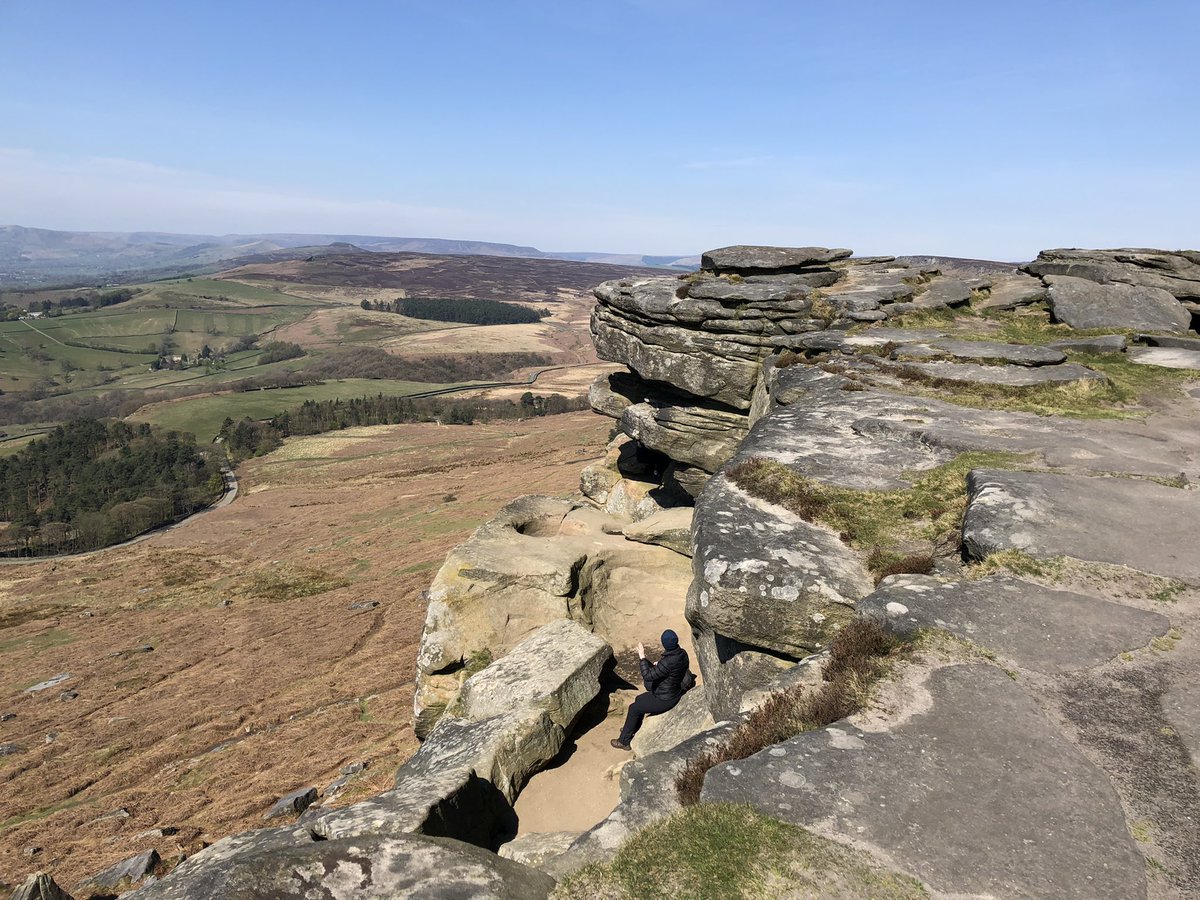 rainbowchaser79's tweet photo. Now my Mum is on the mend I can venture out more.
7 miles round Hathersage and Stanedge Edge today - absolutely glorious to be out.
No #WispaWithAVista but did have #MiniEggsOnALedge and #BrewWithAView https://t.co/15Me4SaMvR
