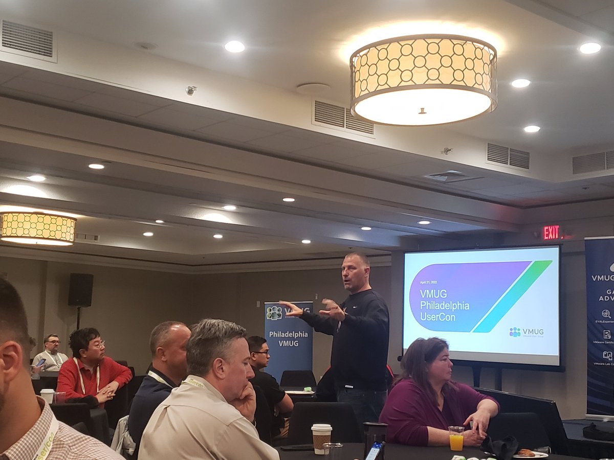 .<a href="/hcmccain/">chris mccain</a> providing a PowerPoint-free keynote at the <a href="/PhillyVMUG/">Philly VMUG</a> #UserCon