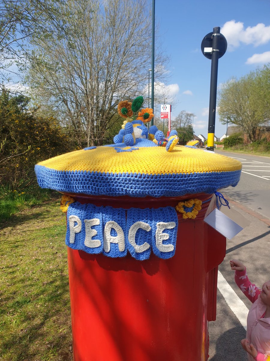 sallydodd72's tweet photo. Absolutely love this #randomactsofcrochetkindness https://t.co/eAZ4v9CD3N