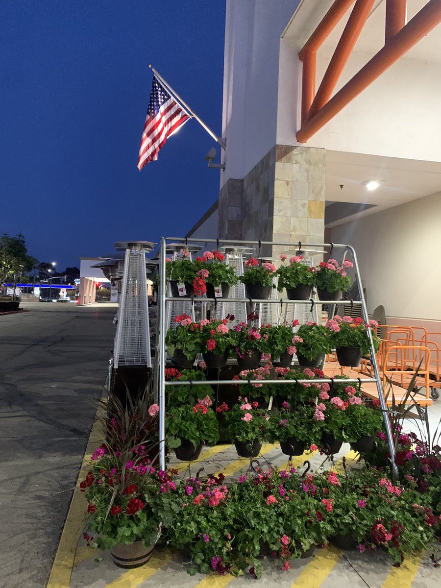 LydiaveliaLydia's tweet photo. FAVORITE PART OF THE DAY!!
The morning hustle and bustle right before we open!
Nothing better!
Love my job!! 
Happy Thursday Home Depot fam am!!
#cxmlife!
#6656indahouse!
@liza_erline @janineberryTHD @JoeLantz4 @THD_Boone @Crippen1026 @coito0528 @PayetteBilly https://t.co/1nTwFiojky