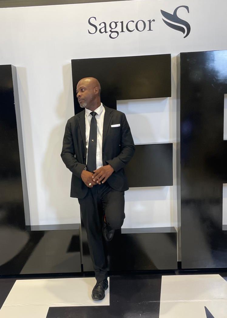 marlonmusique's tweet photo. Claiming “nawmal” would be the lie… Still di blxxdclxxt man 🔥

#SagicorCorporateAwards #NotNormal #AttackingTeam #HighPress #433 https://t.co/dQFydw6ILR