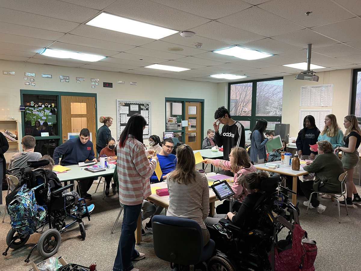 Mrs. Pinkerton tweet media