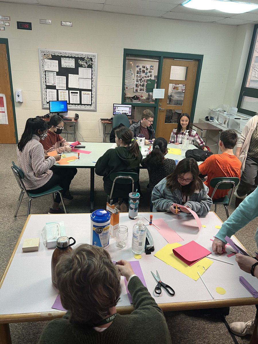 Mrs. Pinkerton tweet media