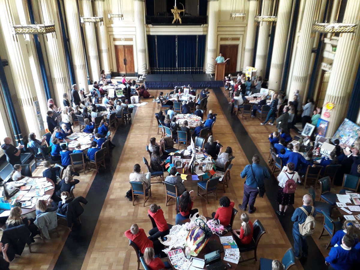 Multi-talented local legend Rob Green inspiring creativity and curiosity at the launch of #CreativityCollaboratives at Nottingham's Council House <a href="/ChalleNGeNottm/">ChalleNGe</a> @IgniteFutures <a href="/CHouseEvents/">Council House Nottm</a>