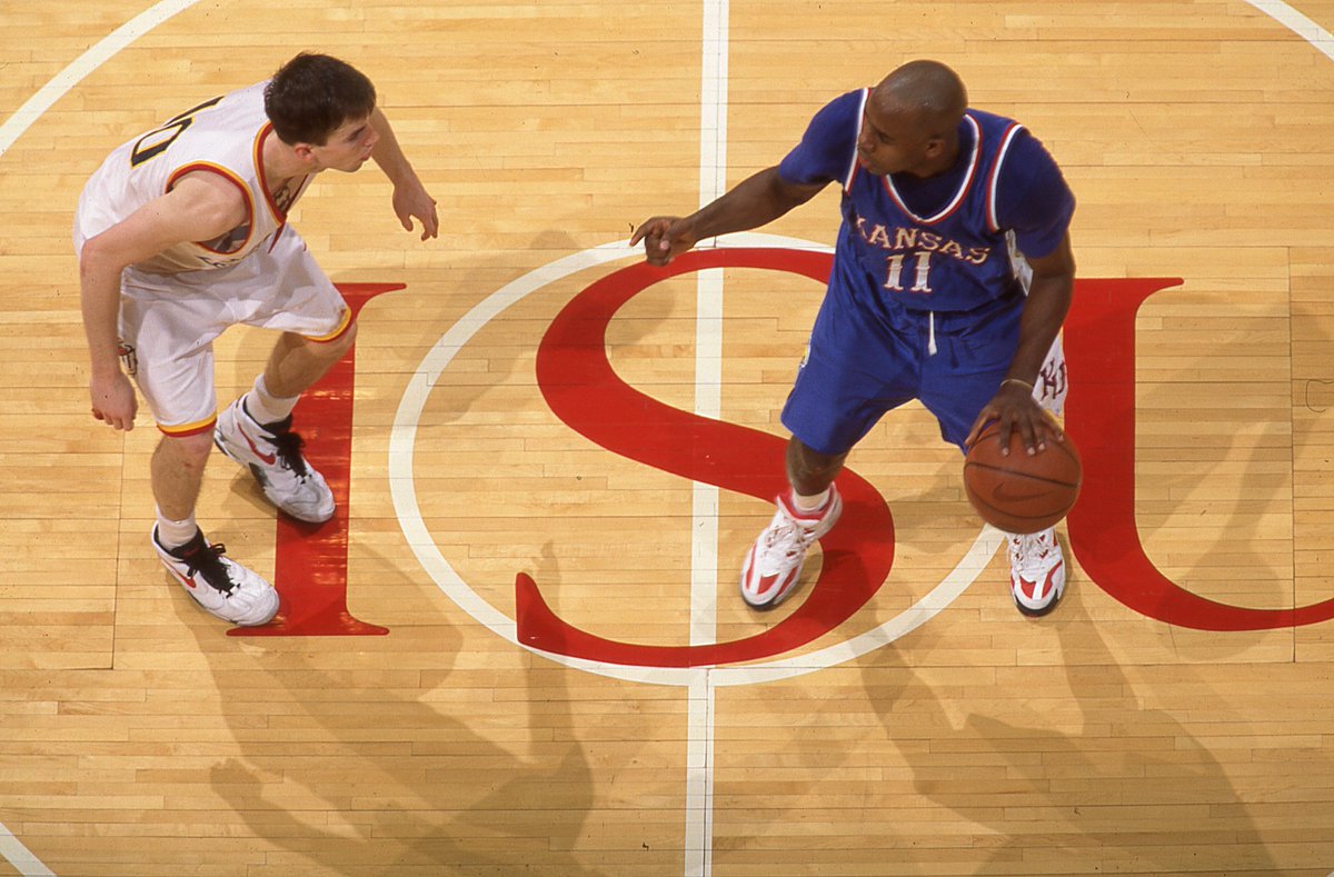 Beener1435's tweet photo. A birds-eye view of the legendary @Cy10Jacy and KU's Jacque Vaughn in 1996. 

#TBT #CyclONEnation https://t.co/BRmi2LUVUs