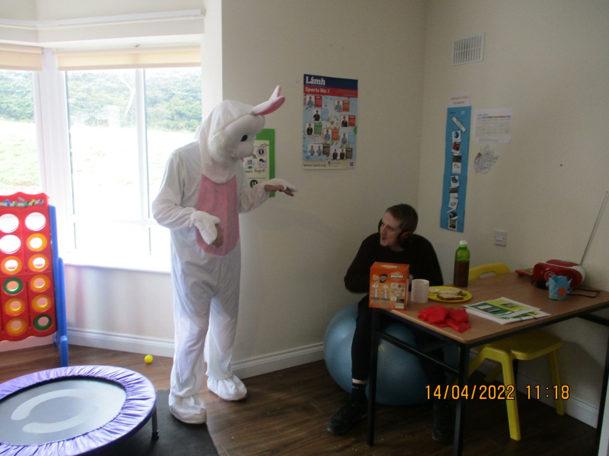 StCatherinesSCA's tweet photo. The Easter Bunny visited St. Catherine's last Friday with some #Easter gifts! 🐰🥚 https://t.co/rIzYxJC5do