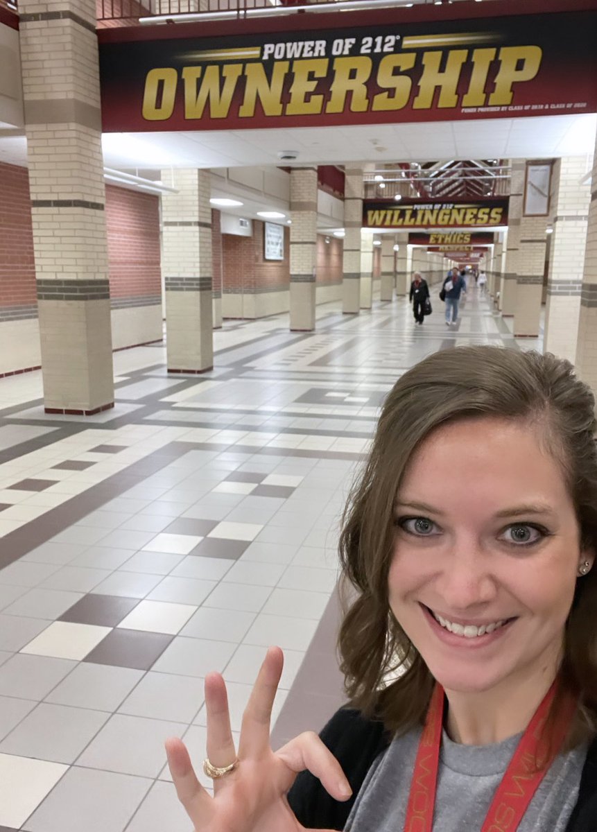 DickinsonCFISD's tweet photo. Who else is ready to OWN the #POWERof212 Social Media Challenge today?! Don’t forget to take a pic with your team with the new POWER signage…best pic wins a WEEK of 👖👖, courtesy of @DOTYDad! Use the hashtag #POWERof212 so we see your pic! #POWERThursday @CyWoods212 https://t.co/U6ZErsQOHw