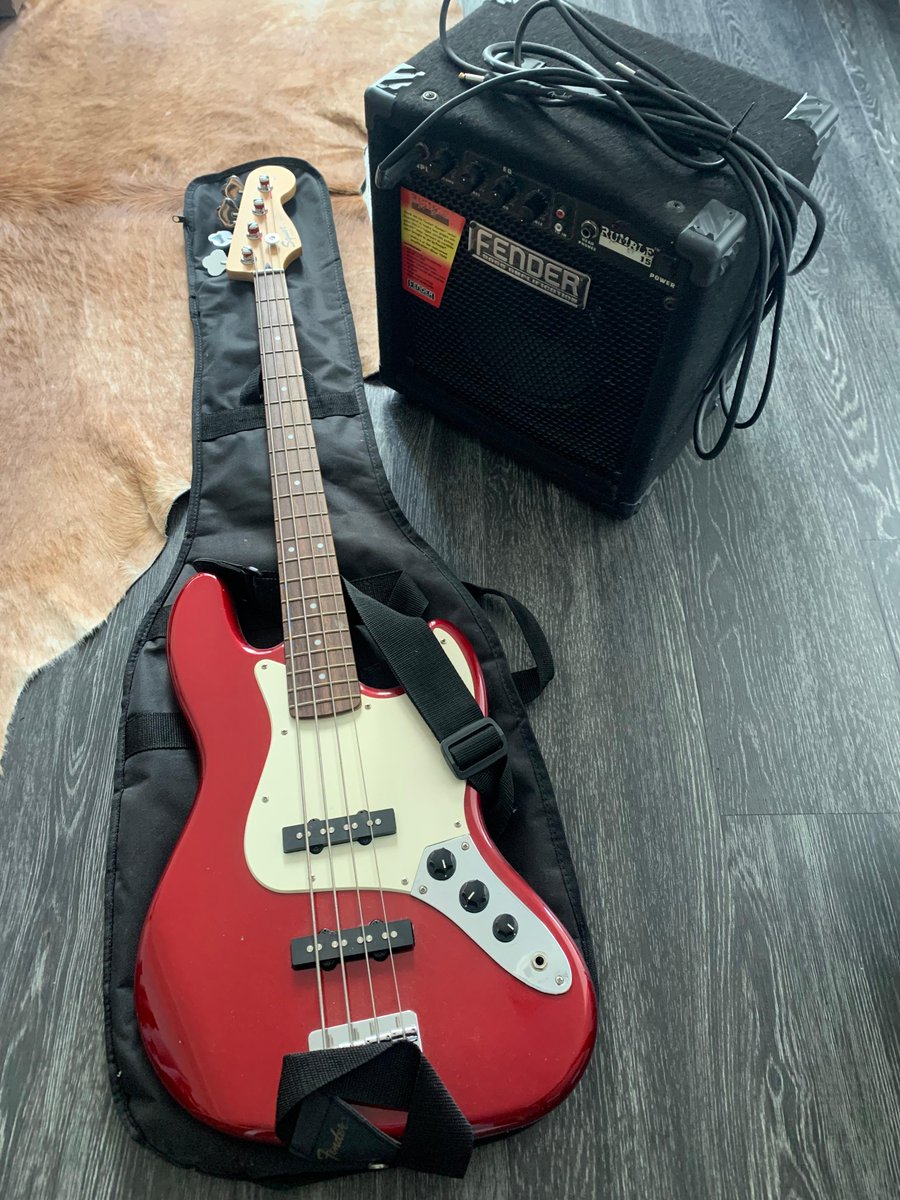artscancircle's tweet photo. A #tbt from our February instrument drive. She's a beauty! Stay tuned for our spring instrument drive announcement coming up in a couple of weeks.
#ArtsCanCircle #ArtsCanConnects #musicworkshops #IndigenousYouth #instrumentdonations https://t.co/mnE1x6J1Nd