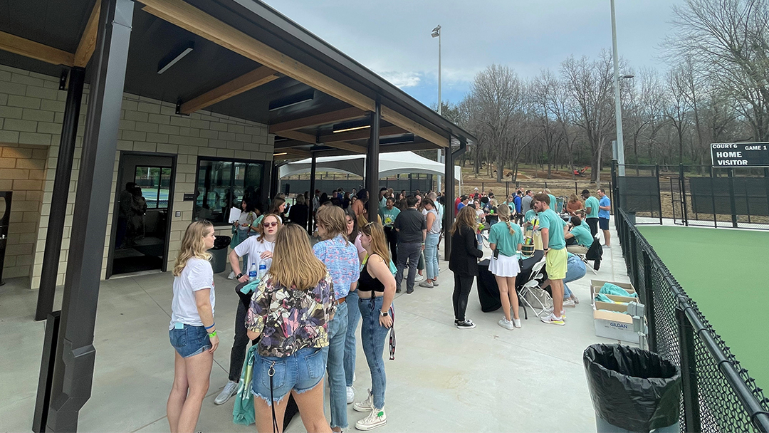 NabholzCorp's tweet photo. Just another day on the job when you attend a project ribbon cutting where Venus Williams is the one holding the scissors! Our NWA team was on hand to celebrate the opening of the new UREC tennis courts for the @UArkansas. 
#nabholz #nabholzcorp https://t.co/R2tAjSxwn2
