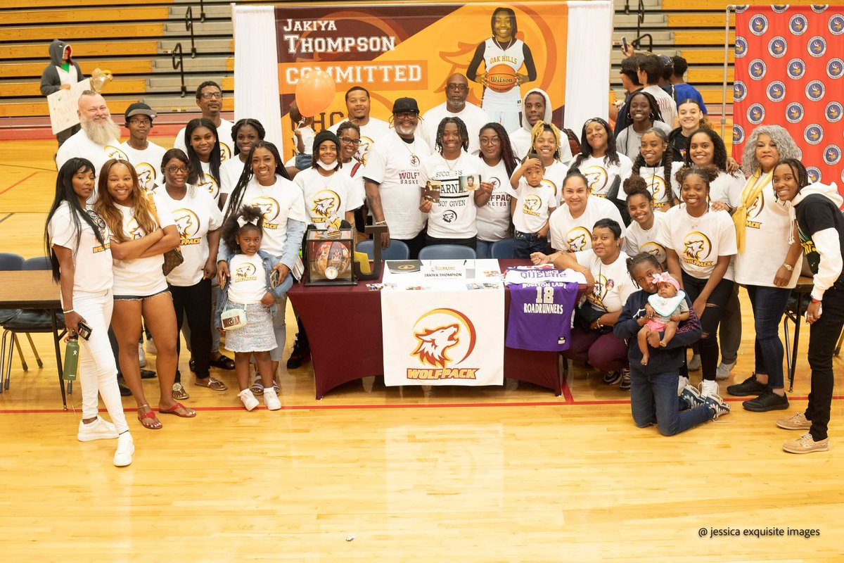 Felicia22147837's tweet photo. It takes a Village❤️😍🏀🙌🙏 Congratulations @hoops4kiya1 @PeytonOverton1 @Paris_Jones2 @mrsnmmoore99 @Vmoore_03 @hoopwithkay @MaurdaishaP1 @faith_theonly1 @ChristinaJamer4 @Coach_JDavidson @CoachJaySimon @CoachBTucker @DullesGBB @FBISDAthletics @soverton5 https://t.co/RbradYyGXw