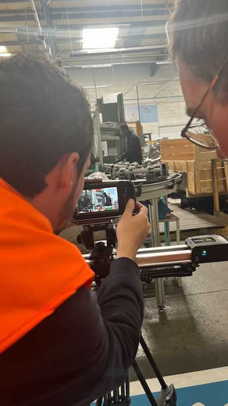Sicame Group (@sicamegroup) on Twitter photo En direct d’une journée de tournage avec EO PRODUCTION chez Dervaux, pour mettre en avant le savoir-faire #industriel ! 📹
Basée près de St Etienne, cette filiale du <a href="/SICAMEGROUP/">Sicame Group</a> conçoit, développe et produit des gammes complètes d’accessoires pour les réseaux Haute Tension. En direct d’une journée de tournage avec EO PRODUCTION chez Dervaux, pour mettre en avant le savoir-faire #industriel ! 📹
Basée près de St Etienne, cette filiale du <a href="/SICAMEGROUP/">Sicame Group</a> conçoit, développe et produit des gammes complètes d’accessoires pour les réseaux Haute Tension.
