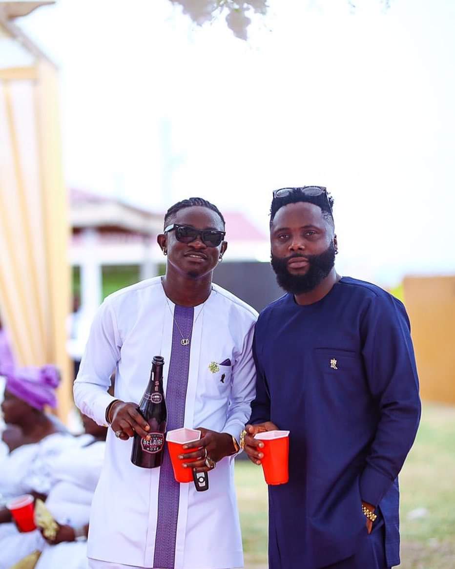 dregaliacouture's tweet photo. @Lenzy_Billz &amp; @DOUBLE_T_GH repping us ..

📸:- @graffitistudiosgh https://t.co/p1804AKlkQ