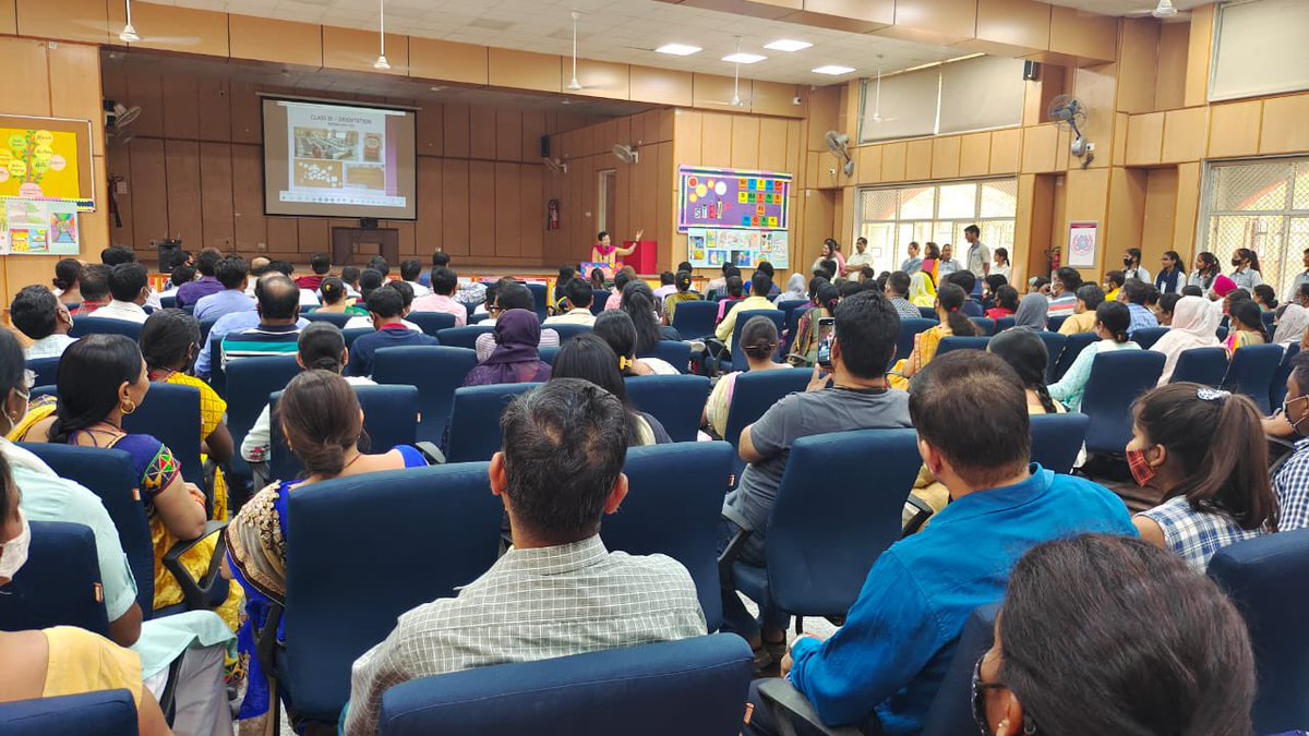 Dir_Education's tweet photo. At the Mega PSTM at Dr BR Ambedkar SoSE, Kalkaji, parents shared their views on a variety of issues. 

DDE, South East Sh. @Sanjay_DoE motivated the parents and sought their cooperation. https://t.co/E3QTzKNMUu