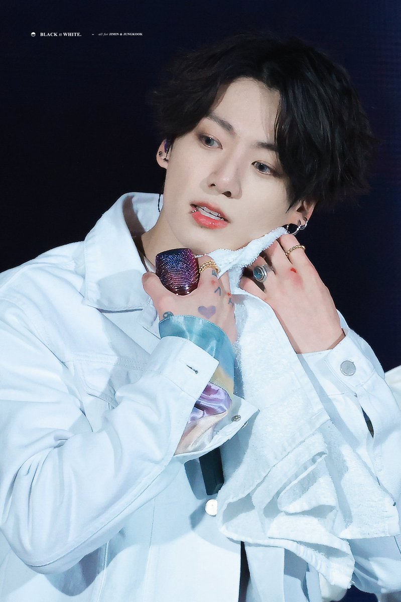Dalto5813's tweet photo. 둘다 너무 예뻐 😭

🐰🤟🏻❤️‍🩹 🩹 https://t.co/ASRpCR3N6I