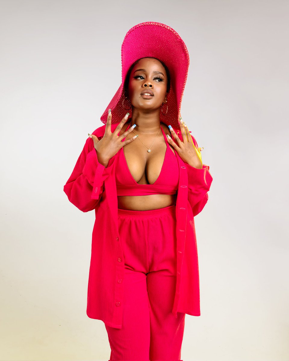 _thandomaseko_'s tweet image. I&apos;m a Swati🇸🇿 brand owner &amp;amp; tailor. This is some of the clothing I&apos;ve been working on for my 1st apparel collection.  instagram.com/justshopnaked?…