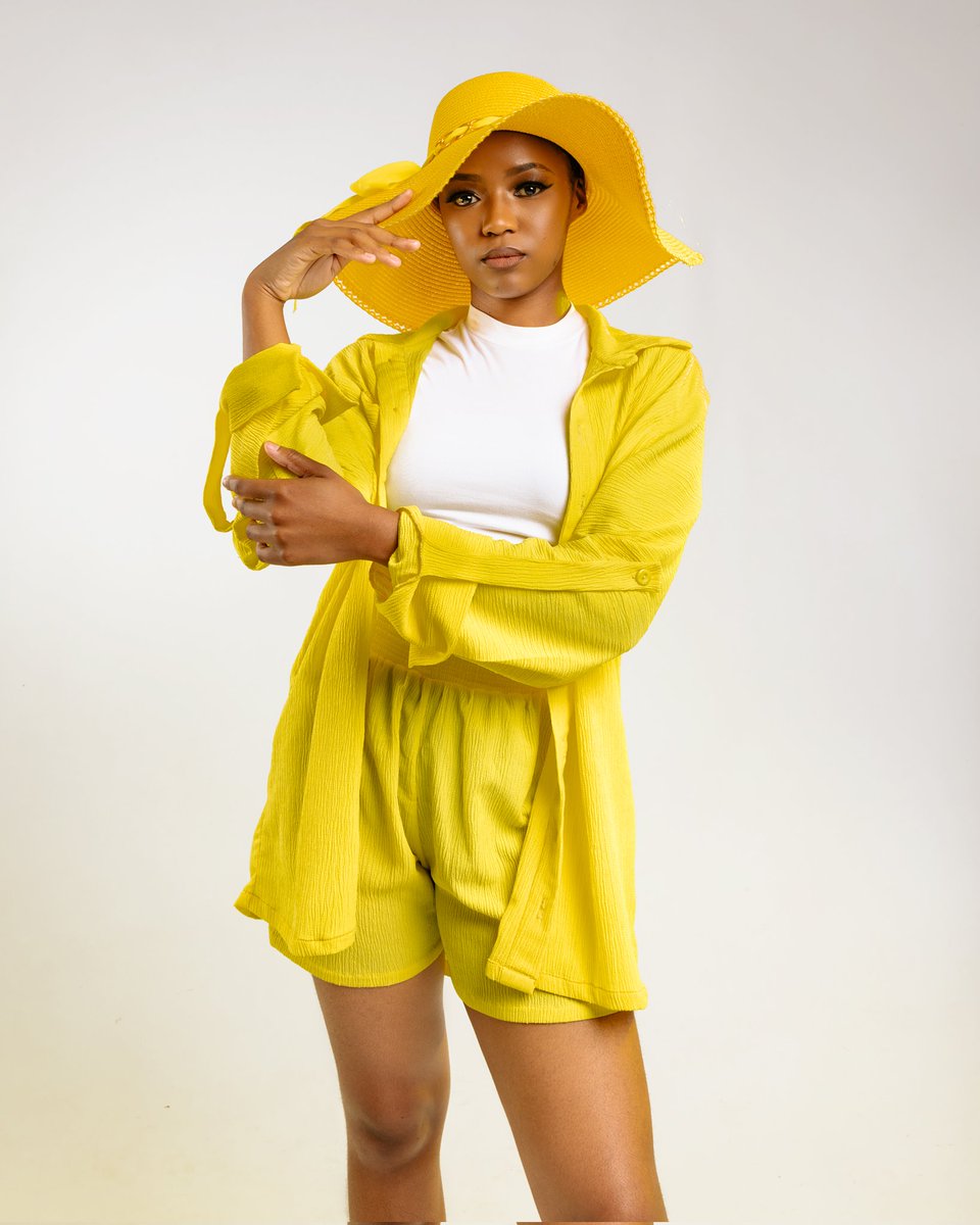 _thandomaseko_'s tweet image. I&apos;m a Swati🇸🇿 brand owner &amp;amp; tailor. This is some of the clothing I&apos;ve been working on for my 1st apparel collection.  instagram.com/justshopnaked?…