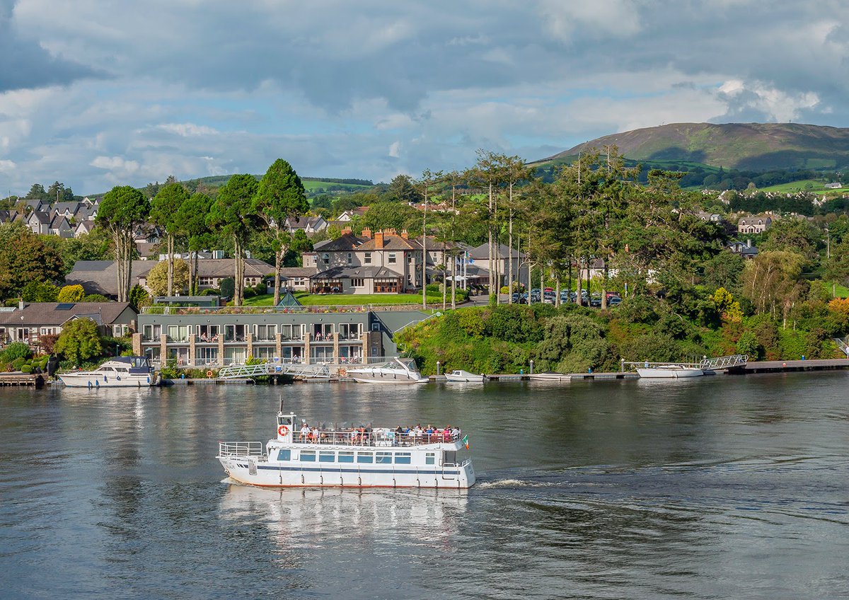 Fancy a cruise? Killaloe River Cruises provide sight-seeing tours on Ireland’s finest waterway, the River Shannon & Lough Derg with its breath-taking views of Clare & Tipp goldenireland.ie/experience/kil… @KillaloeBallina @KillaloeCruises @Hotel_lakeside @HeartlandsIRL #keepdiscovering