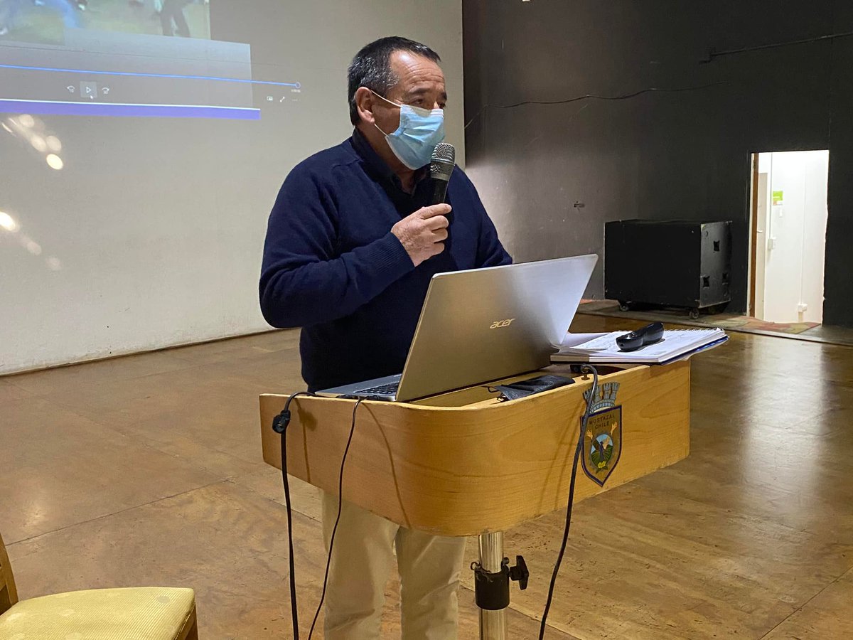 El departamento municipal de Educación, desarrolló el Curso “Liderazgo y Convivencia Escolar”, orientado a equipos directivos y profesores jefes de establecimientos municipales de Mostazal. 
Actividad encabezada por el alcalde Santiago Gárate y el director DAEM Sergio Fuentes.