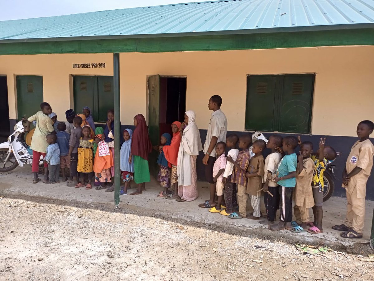KADNAF001's tweet photo. Ensuring that all children of school age have access to basic education is our priority at Hope For the Community Children H4CC as we support KADSUBEB in the ongoing BESDA sensitization at Igabi LGA.
@h4ccinitiative #BESDA #kadsubeb #worldbank #kadbeam #kadunaOGP https://t.co/IUK1M41w3h