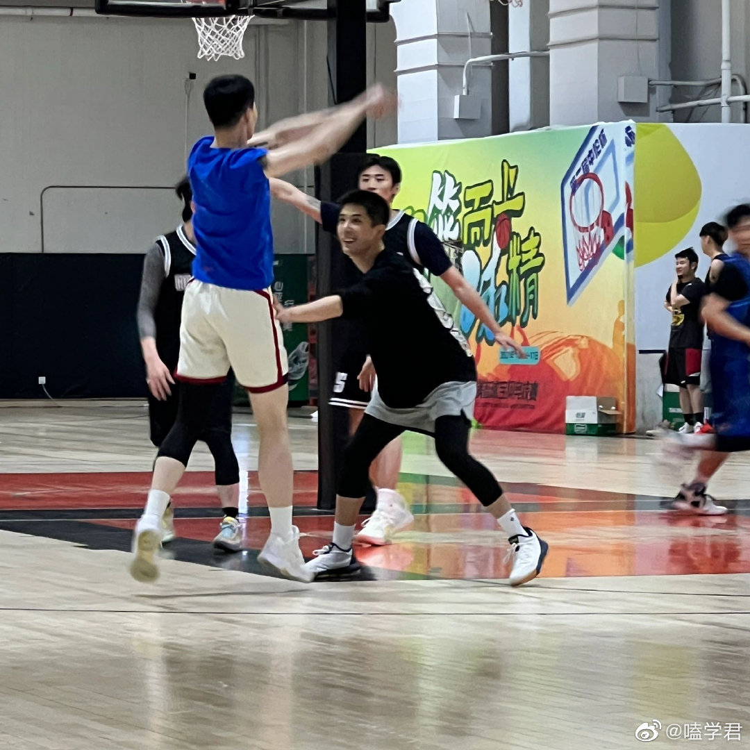 renn_wangy's tweet photo. WangAnyu 🏀

ctto
#王安宇 #WangAnyu #Buss https://t.co/lzNyU1RGJA