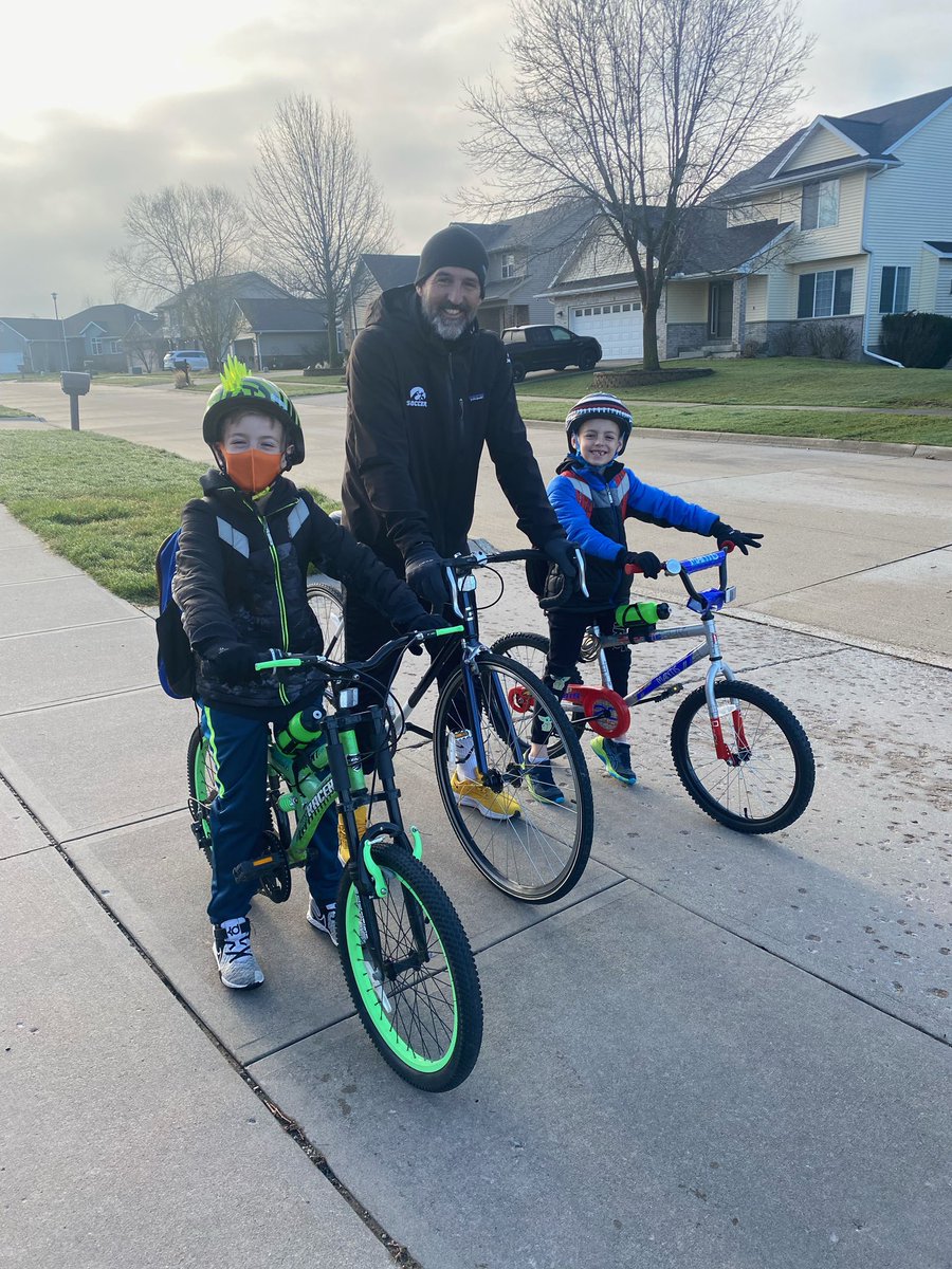 BlairQuinn75's tweet photo. Bike Roundup day at school today. First time for the boys to ride their bikes to school. They were so excited and said it was “so fun!” 🚴 I haven’t ridden my bike to school in a long time, it was awesome 😎 
#CoolBikes #CoolHelmets #CoolKids https://t.co/lTxfg2Jo3f