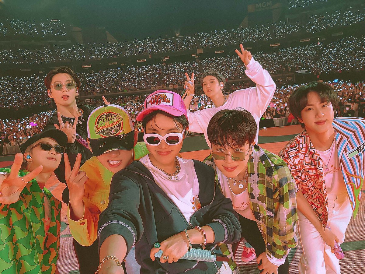 agustdfms's tweet photo. they’re my life ♡ https://t.co/Ny1nz8knKy