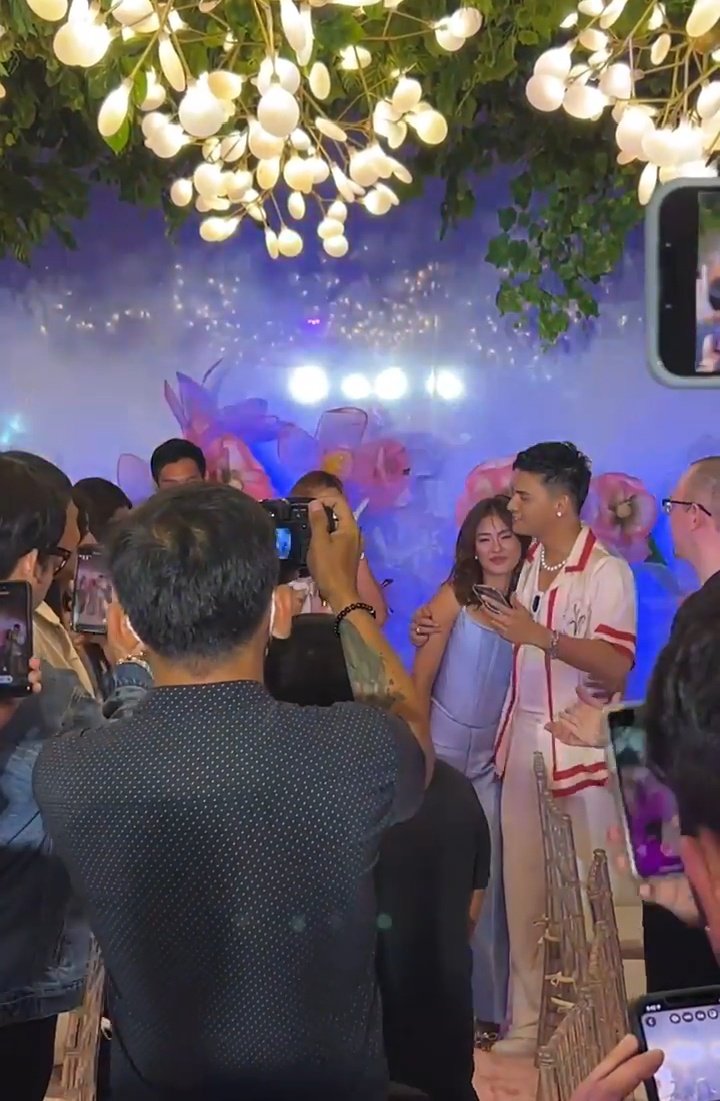 TeamRonnieOfcl's tweet photo. Birthday Girl with her poging boyfriend!!

LOISA SLAYS AT TWENTYTHREE
#LoisaAtTwentyThree @iamAndalioLoisa @iamr2alonte https://t.co/rwyeuAH3Ca
