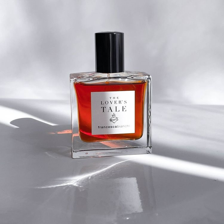 Dreux_ai's tweet photo. The Lover’s Tale - 30ml Extrait de parfum -N78,000
Perfumes have the power to bring back memories.
Which memories does this perfume bring to you?
Let us know in the comments 👇❤
#luxurylifestyle #francescabianchi #theloverstale
📎 https://t.co/Ap6FE2jZXe https://t.co/KarfxMECLI