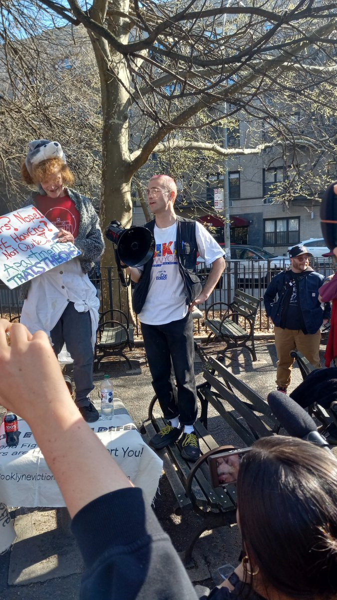 Picture the Homeless tweet media