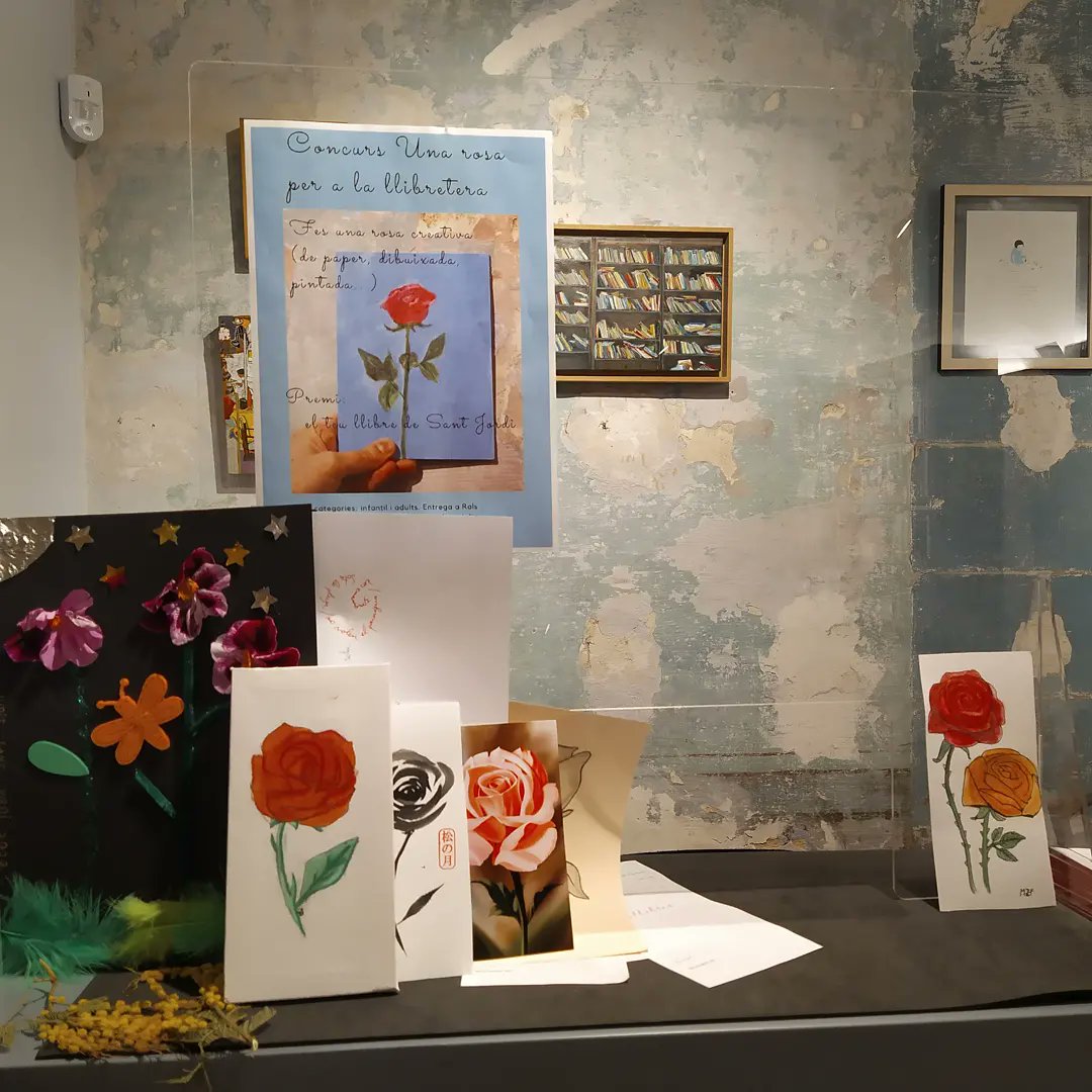 ralsllibres's tweet photo. Moltes i moltes gràcies per omplir de roses la llibreria en el nostre primer Sant Jordi a @pobledellibres
El Concurs-sorteig "Una rosa per a la llibretera" ha estat un èxit!
Felicitats a la Cristina (adult) i a la Teresa (infantil) pel premi: el vostre llibre de SJ! https://t.co/jJVMXWZ8bK