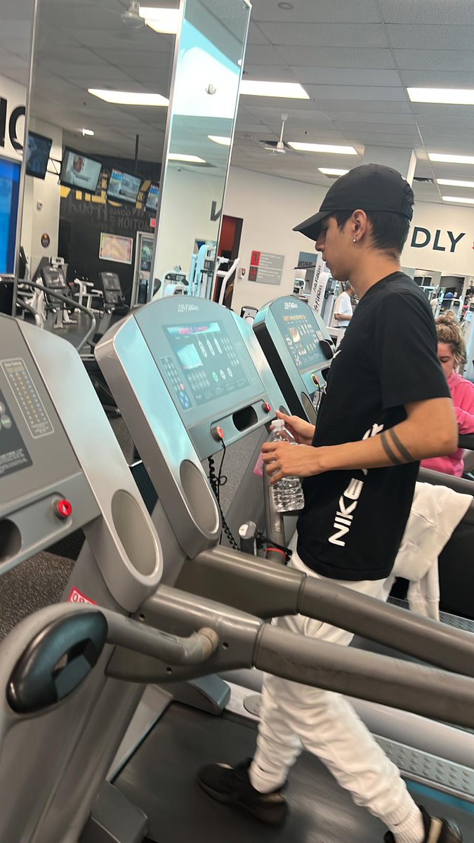 House YSF tweet media